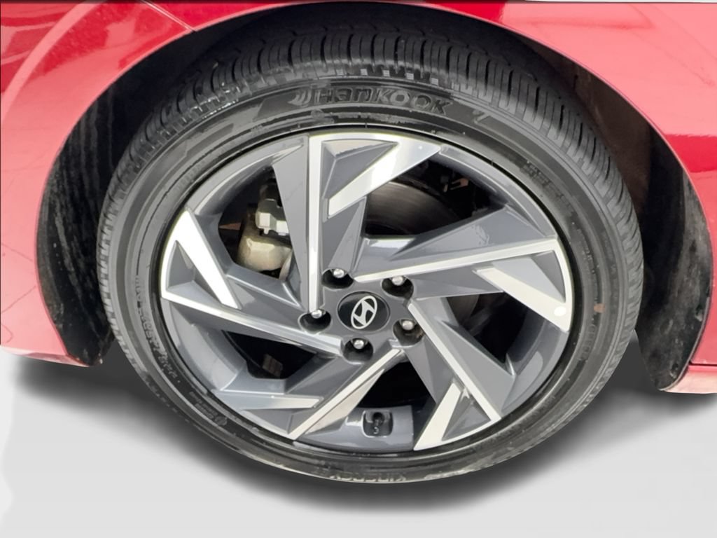 Used 2025 Hyundai Elantra SEL FWD image 13