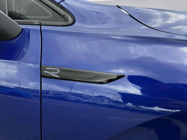 Used 2022 Volkswagen Golf R image 10