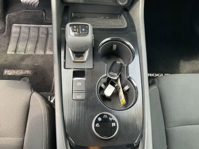 Used 2023 Nissan Rogue S image 22