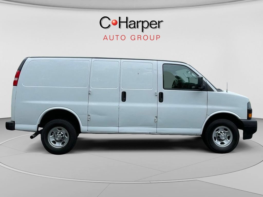 Used 2021 Chevrolet Express 3500 w/ Driver Convenience Package RWD image 2