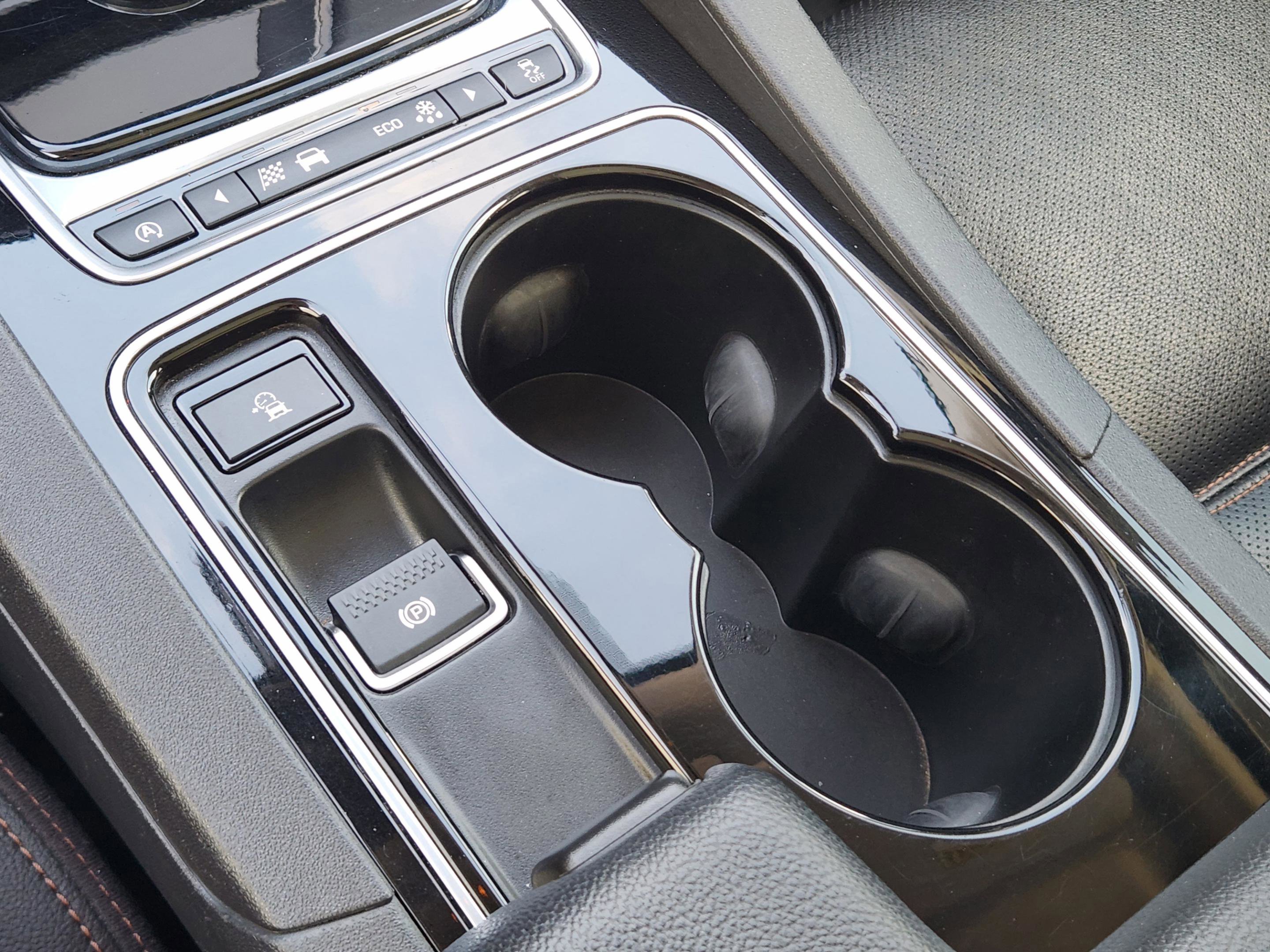 Used 2017 Jaguar F-PACE Prestige image 15