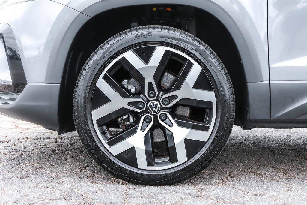 Certified 2023 Volkswagen Taos SEL AWD/4WD image 18