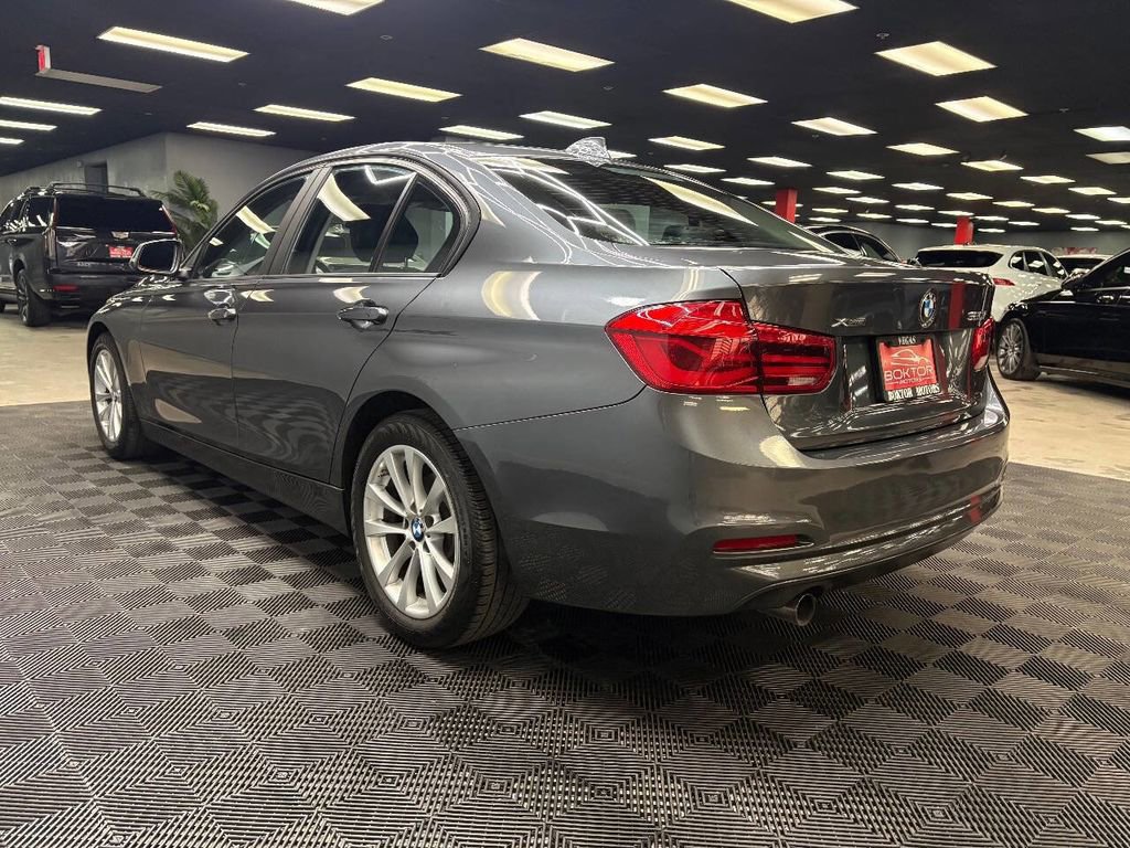 Used 2016 BMW 320i xDrive Sedan AWD/4WD image 9