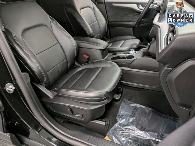 Used 2024 Ford Escape Platinum image 30