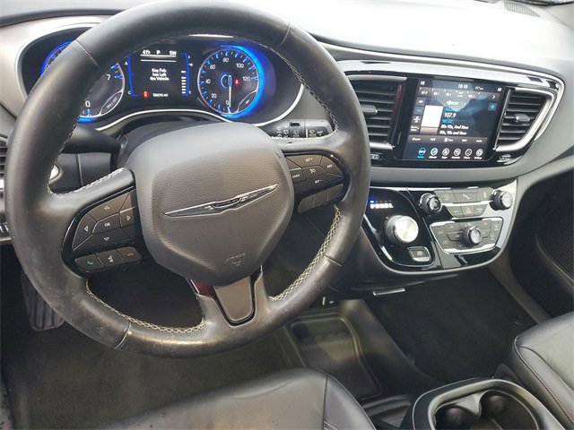 Certified 2020 Chrysler Pacifica Touring-L image 17