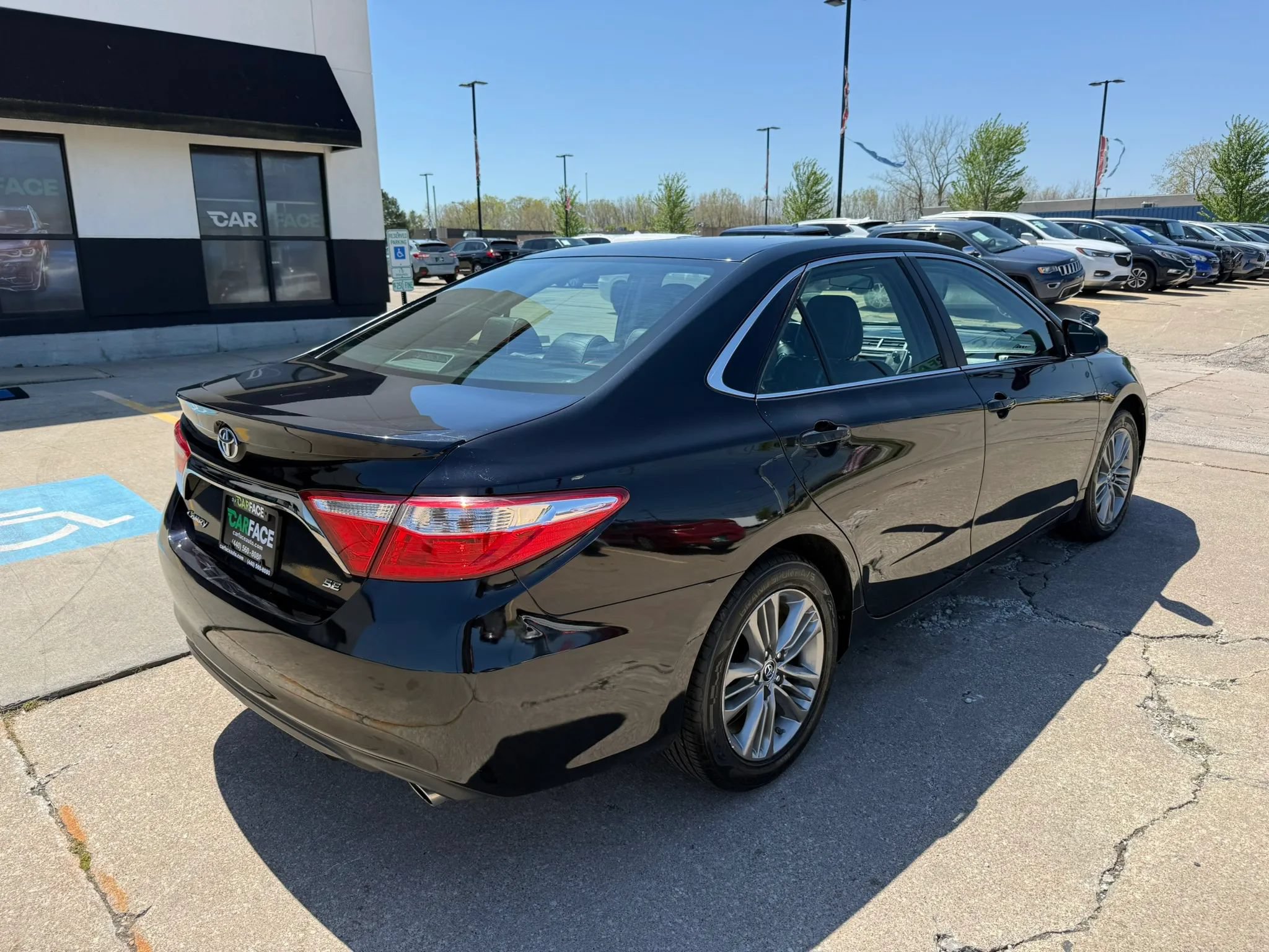 Used 2016 Toyota Camry SE FWD image 14