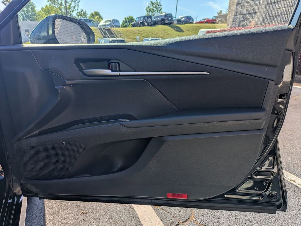Used 2025 Toyota Camry LE FWD image 33