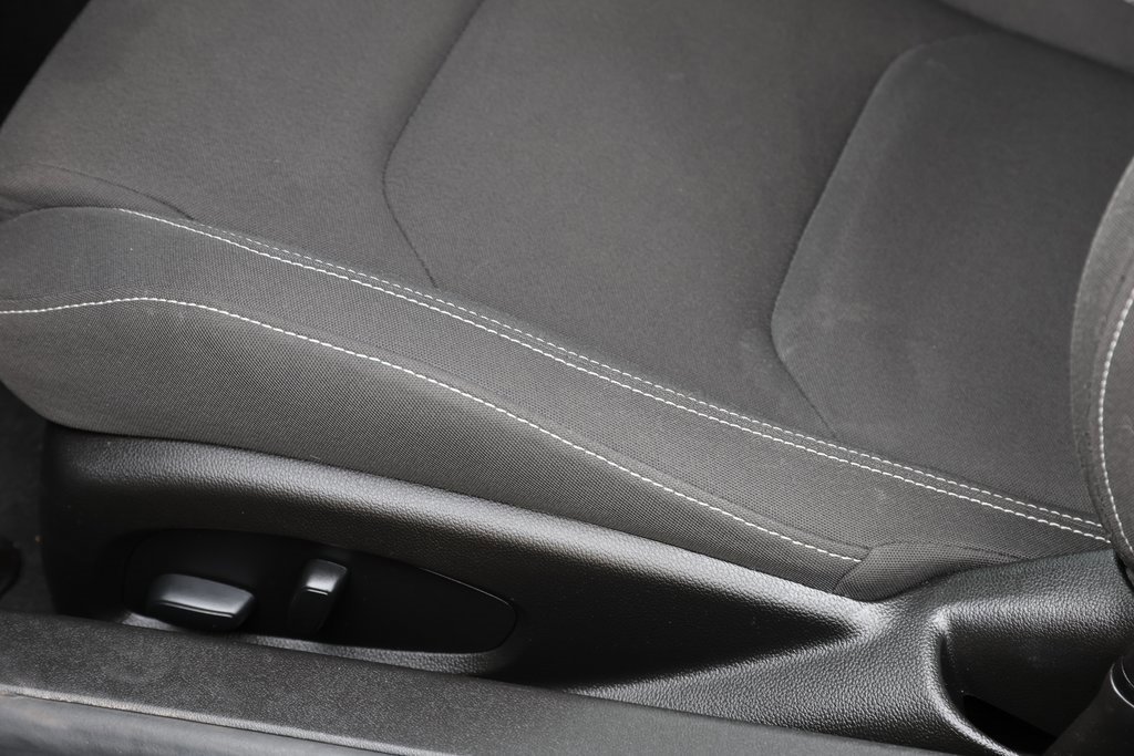 Used 2022 Chevrolet Camaro LT w/ Technology Package image 11