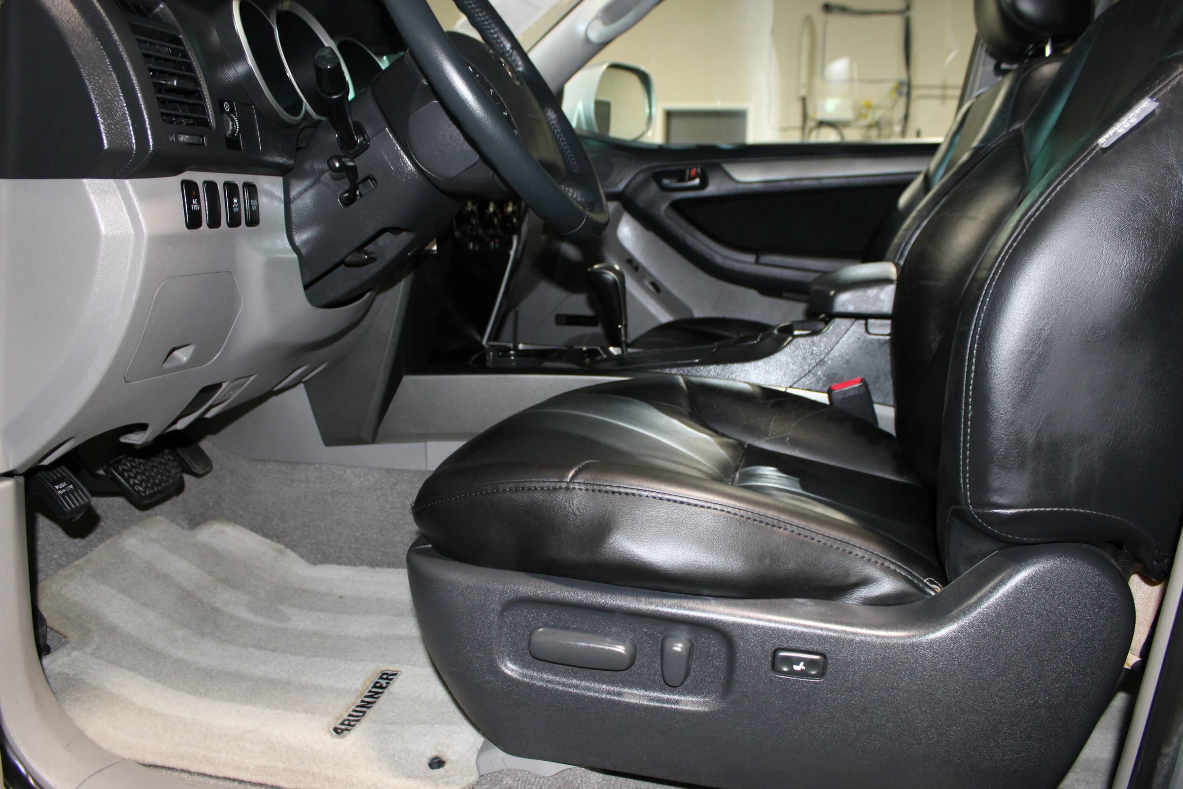 Used 2008 Toyota 4Runner Sport RWD image 22