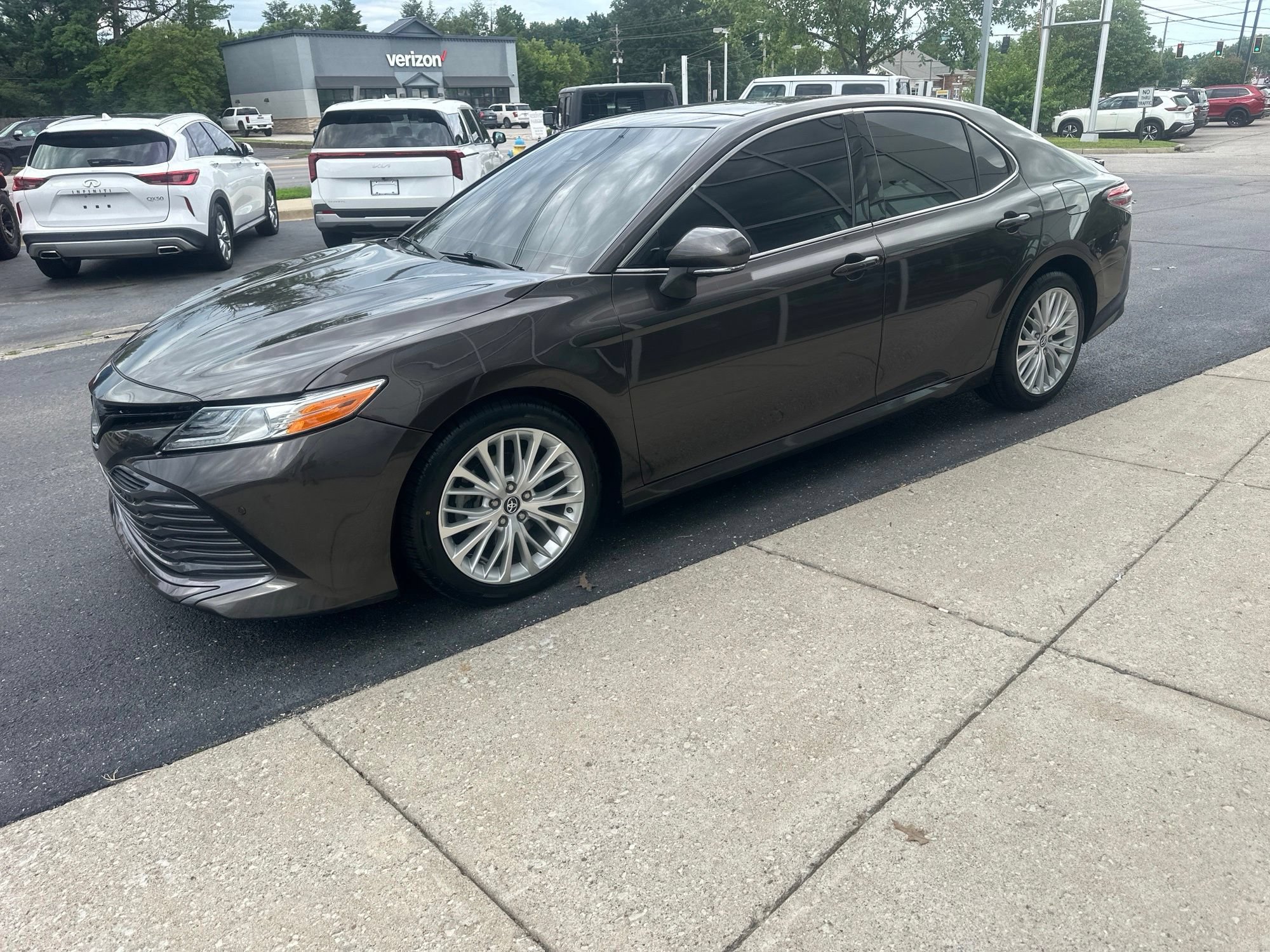 Used 2018 Toyota Camry XLE w/ Driver Assist Package FWD image 6
