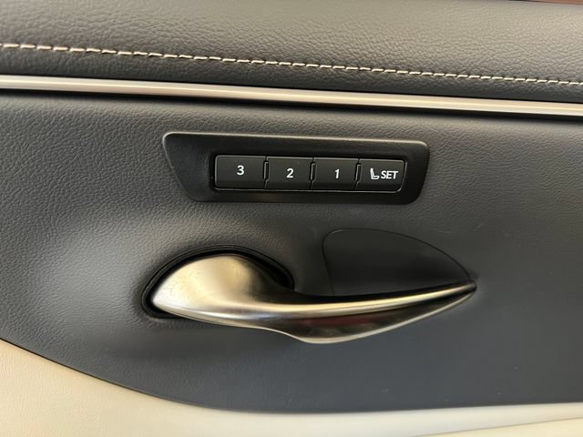 Used 2024 Lexus ES 300h w/ Premium Package FWD image 31