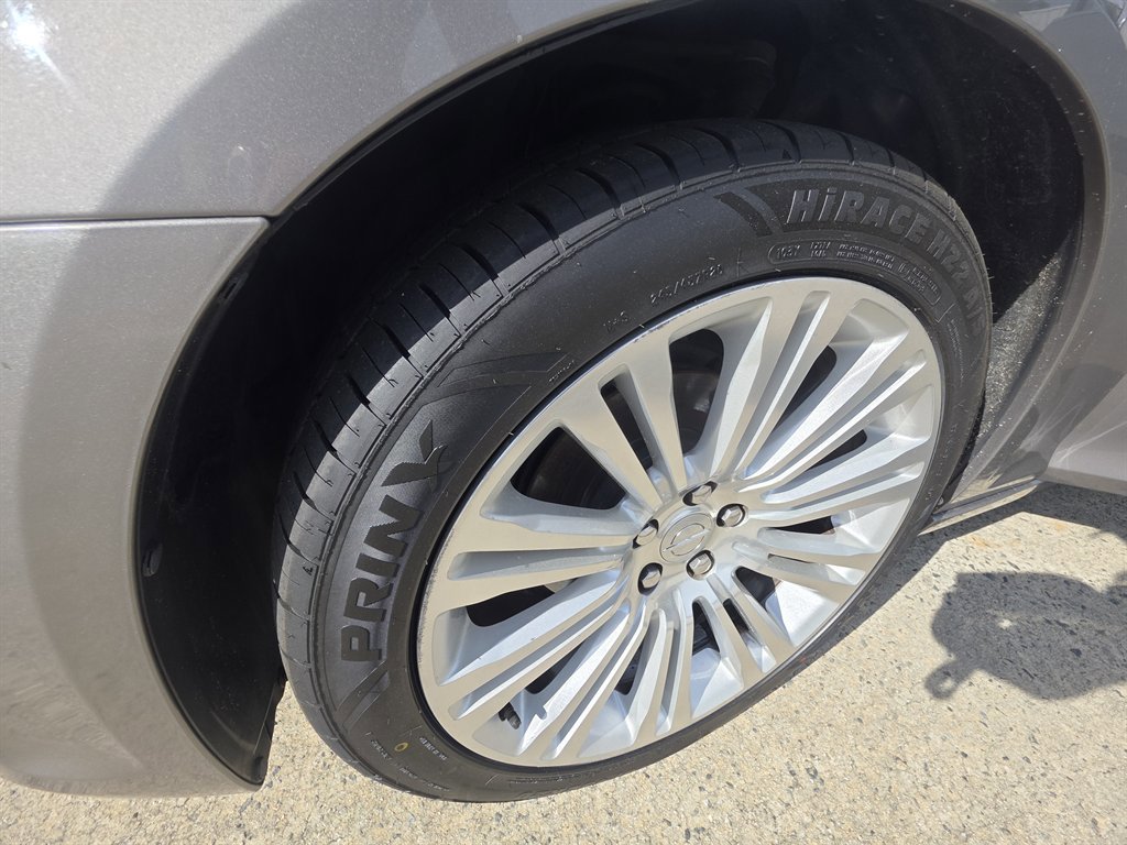 Used 2014 Chrysler 300 C w/ Beats Audio Group image 6