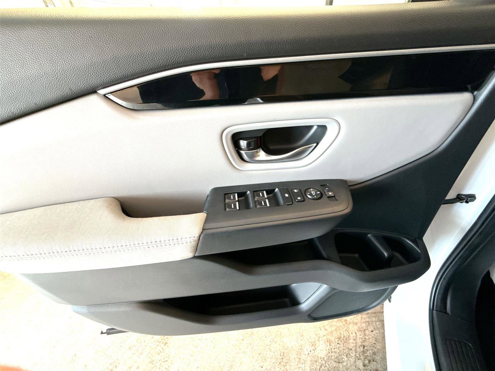 Certified 2023 Honda Pilot LX image 15