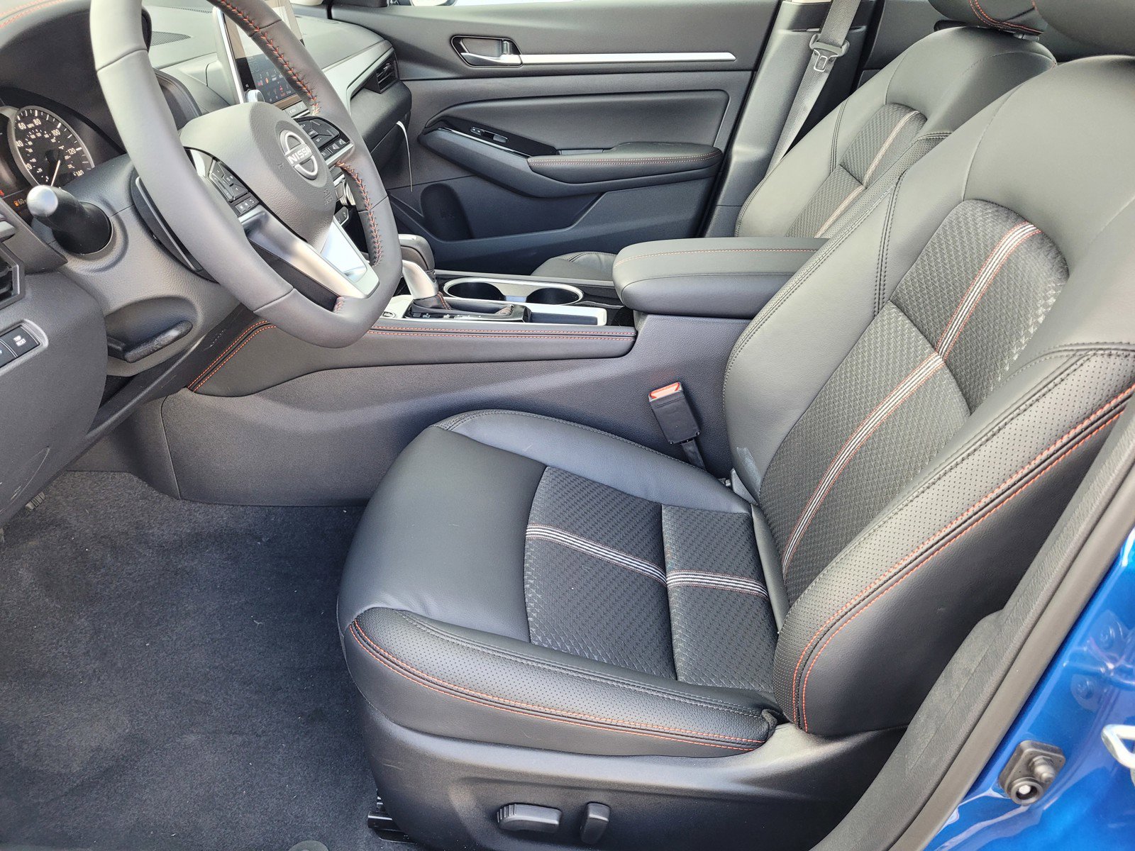 New 2025 Nissan Altima 2.5 SR image 9