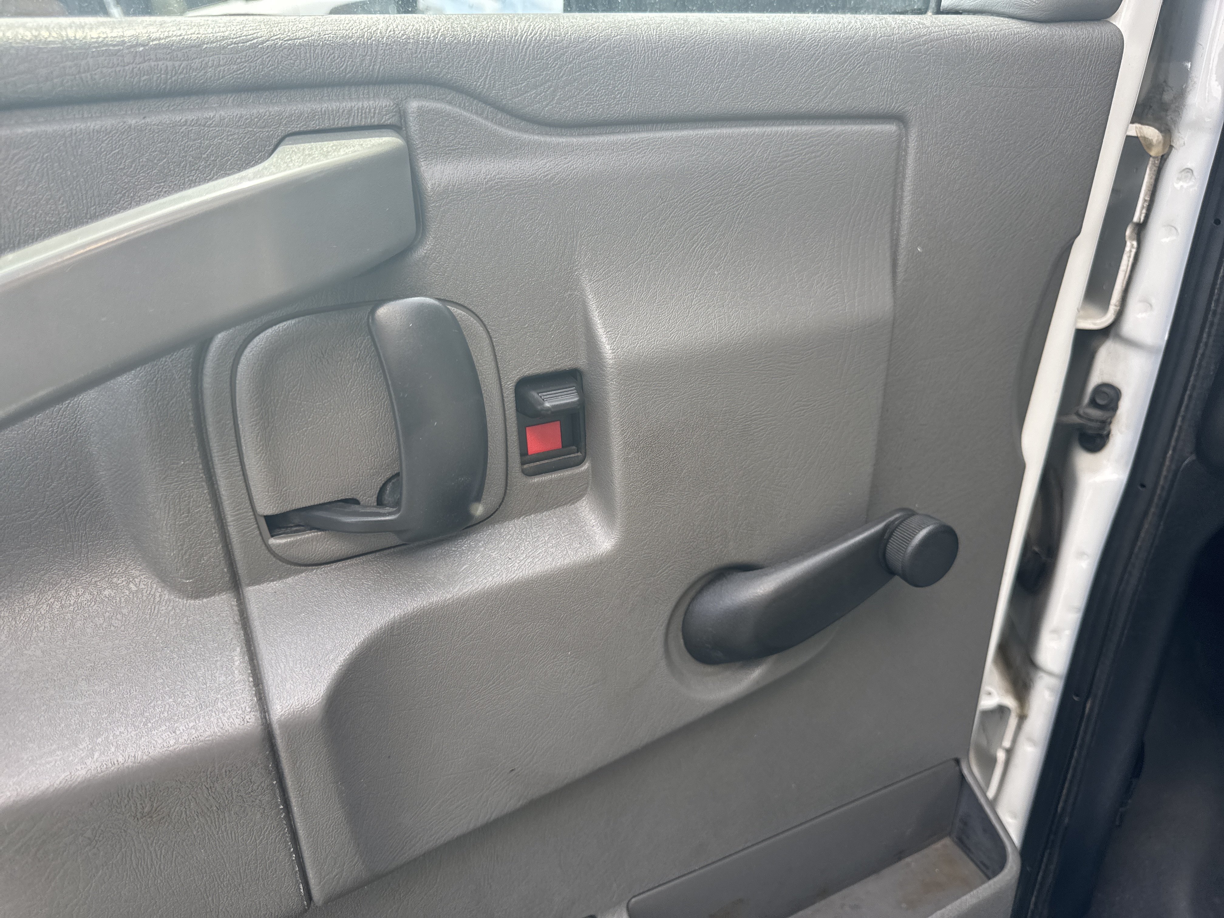 Used 2018 Chevrolet Express 3500 Extended w/ Driver Convenience Package RWD image 16