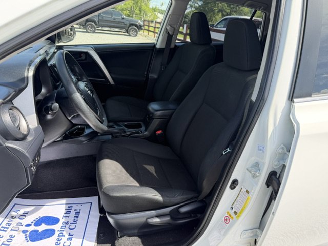 Used 2017 Toyota RAV4 LE FWD image 10