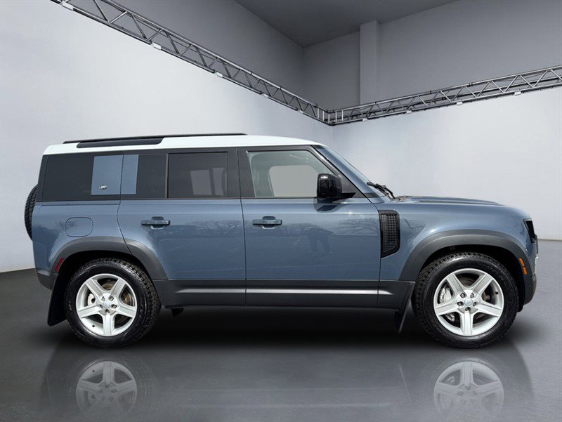Used 2023 Land Rover Defender 110 SE image 3