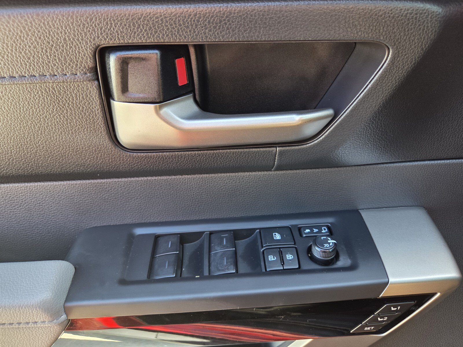 Used 2025 Toyota Tundra Limited RWD image 14