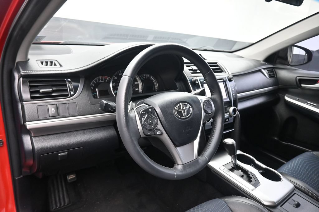 Used 2012 Toyota Camry SE FWD image 13
