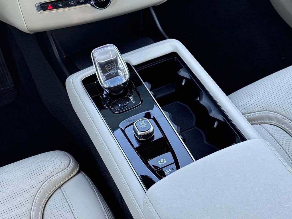 New 2026 Volvo XC90 T8 Ultra w/ Protection Package Premier image 15
