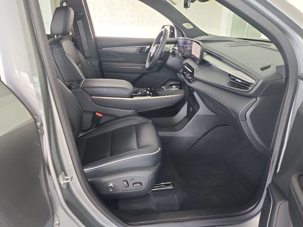 Certified 2025 Buick Enclave Avenir w/ Super Cruise Package image 28