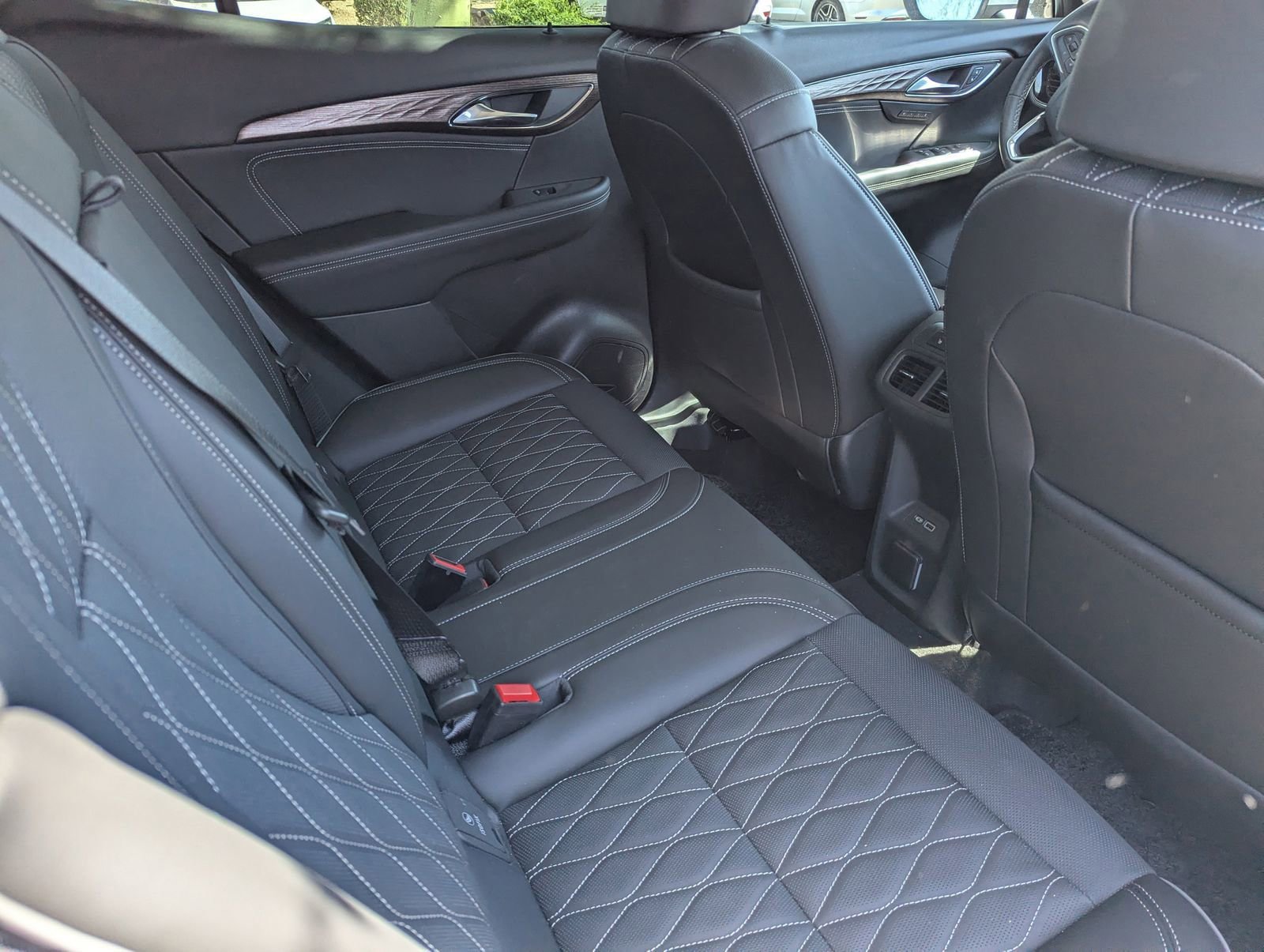 Used 2023 Buick Envision Avenir AWD/4WD image 7