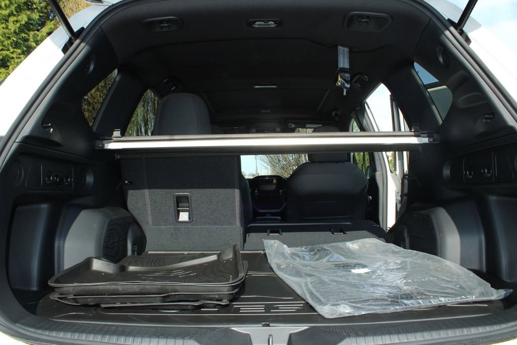 Used 2025 Subaru Forester Premium AWD/4WD image 30