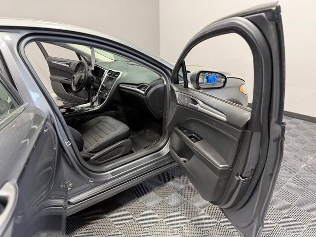 Used 2014 Ford Fusion SE FWD image 22