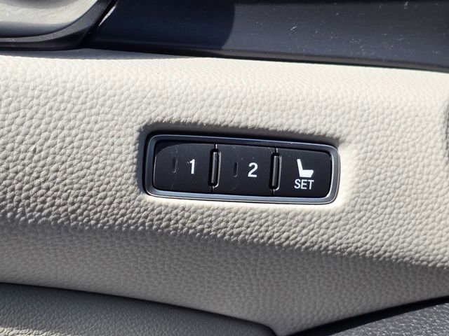 Used 2019 Honda Accord Touring image 16