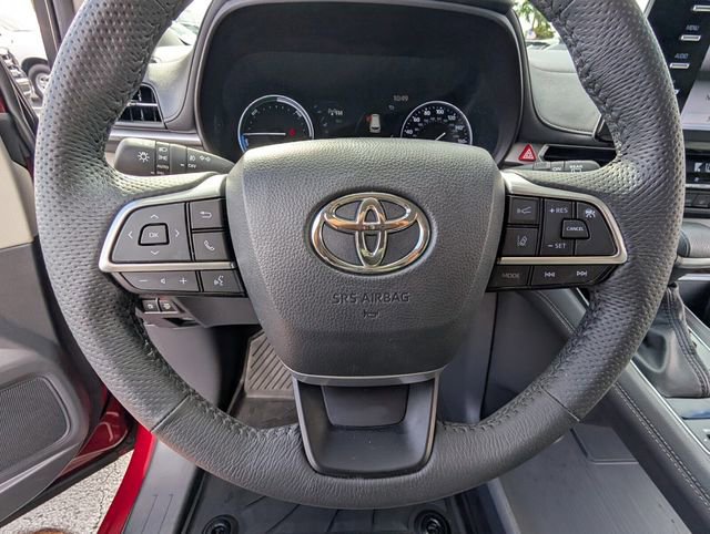 Used 2024 Toyota Sienna Limited image 33