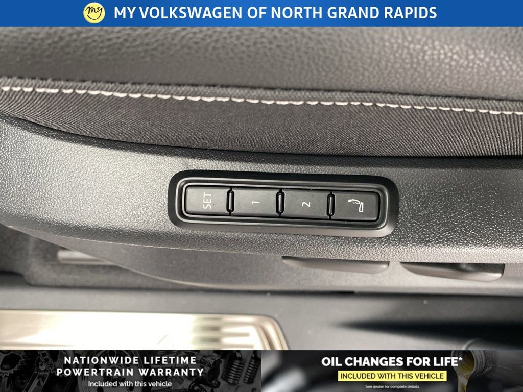 New 2026 Volkswagen Atlas SEL Premium R-Line image 9