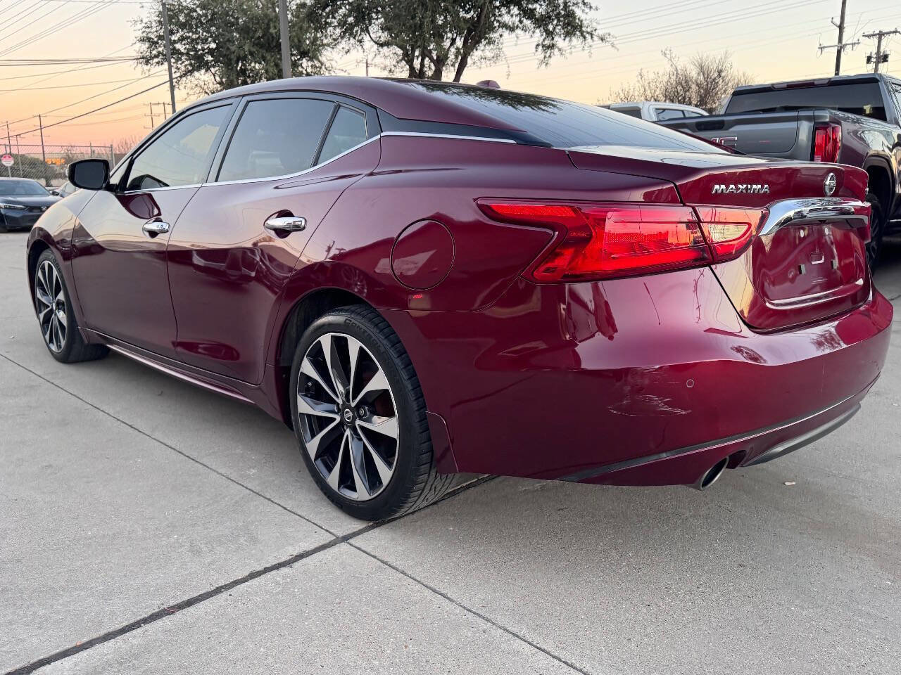 Used 2016 Nissan Maxima SR image 10