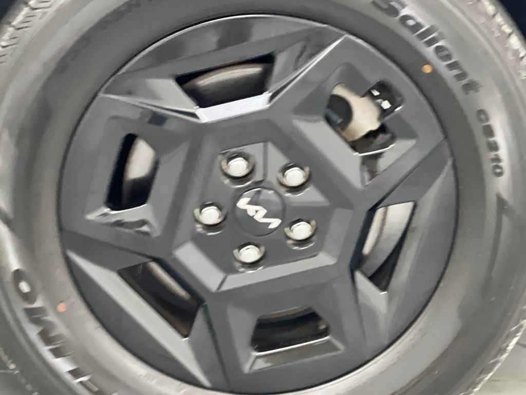 Used 2025 Kia Carnival FWD image 78