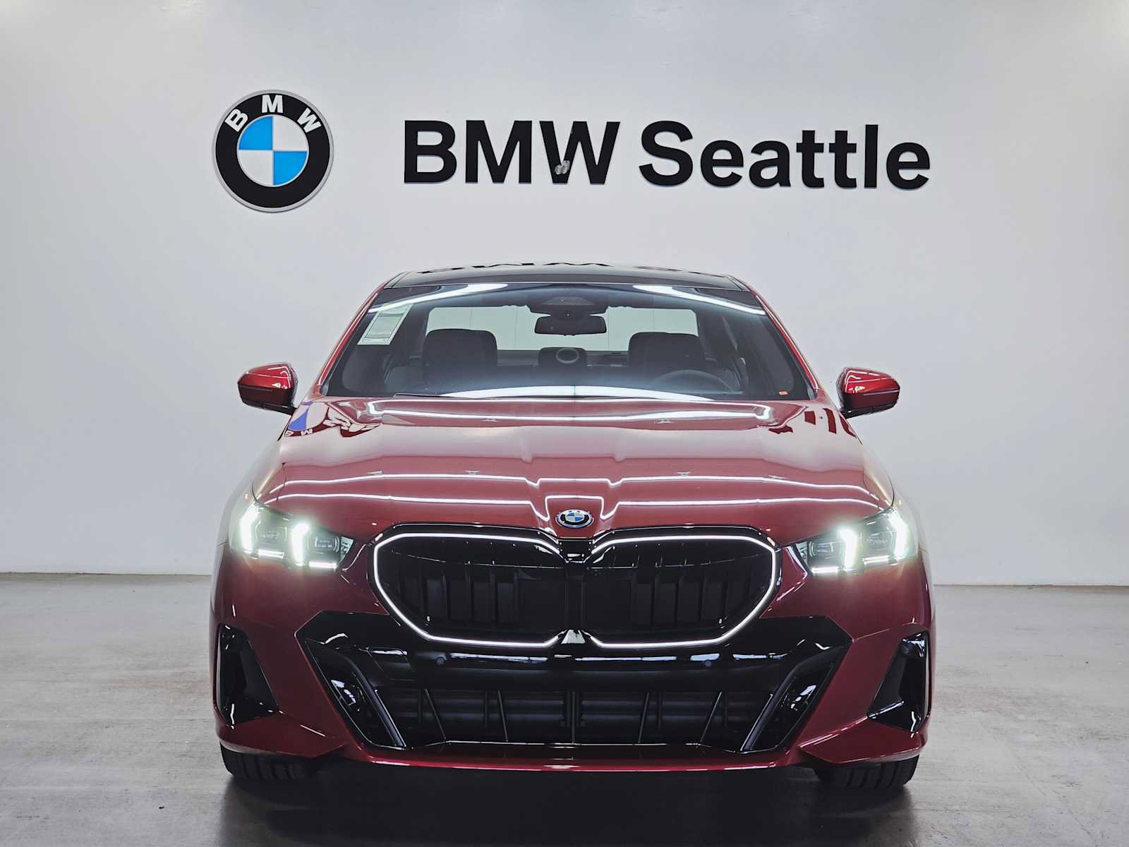 New 2026 BMW 550e xDrive w/ Premium Package image 6