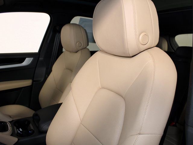 New 2026 Porsche Cayenne AWD/4WD image 19