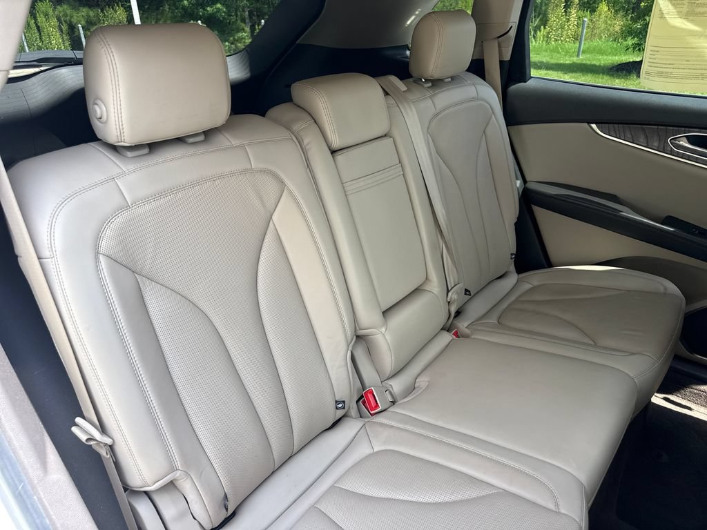 Used 2020 Lincoln Nautilus Reserve w/ Equipment Group 201A FWD image 33