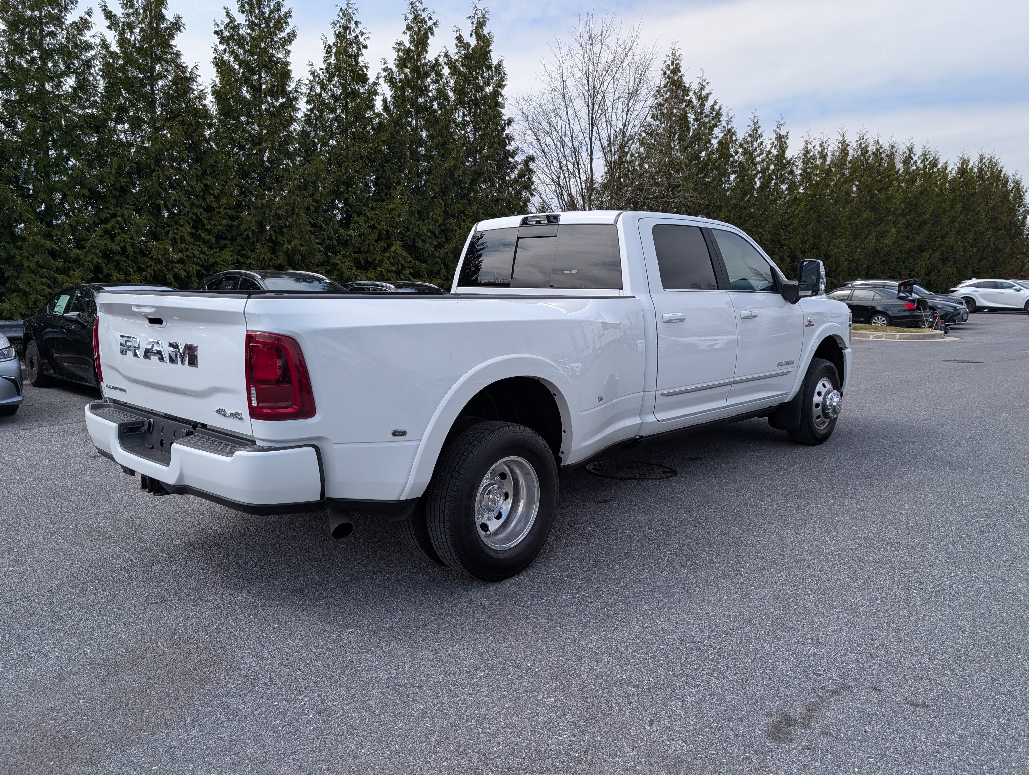 Used 2025 RAM 3500 Limited image 3