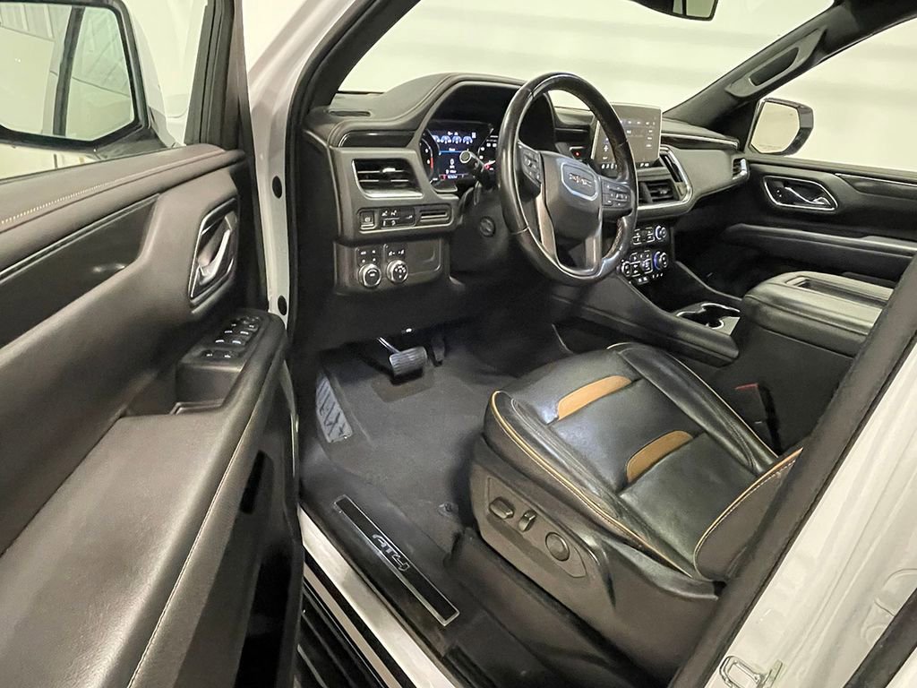 Used 2021 GMC Yukon AT4 image 3