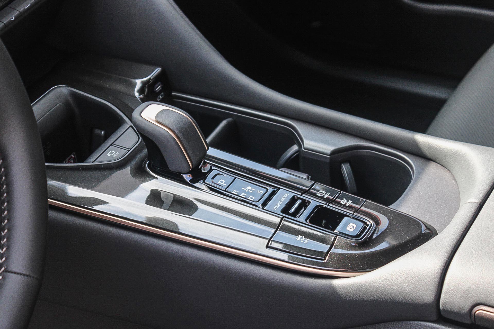 New 2025 Toyota Crown Signia Limited image 21