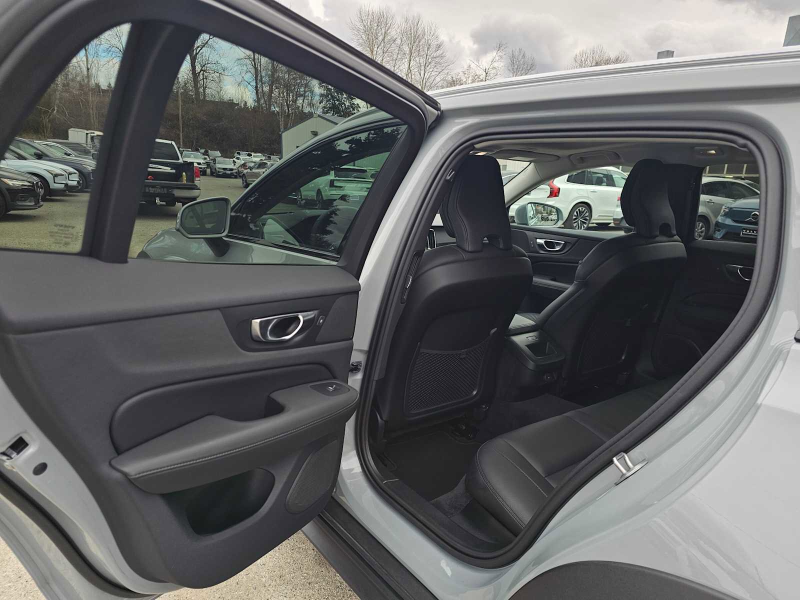 Certified 2025 Volvo V60 B5 Cross Country Plus image 18