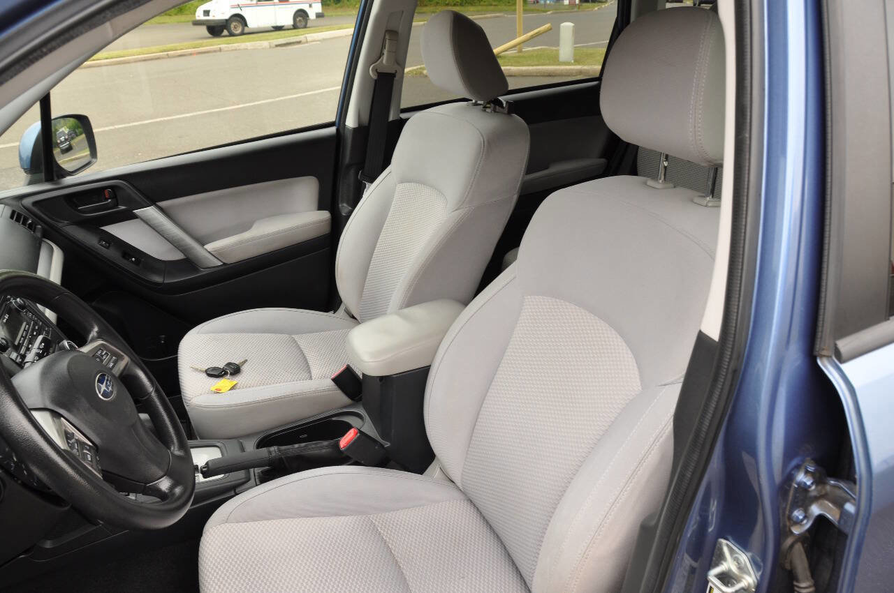 Used 2015 Subaru Forester 2.5i Premium w/ All-Weather Package image 17