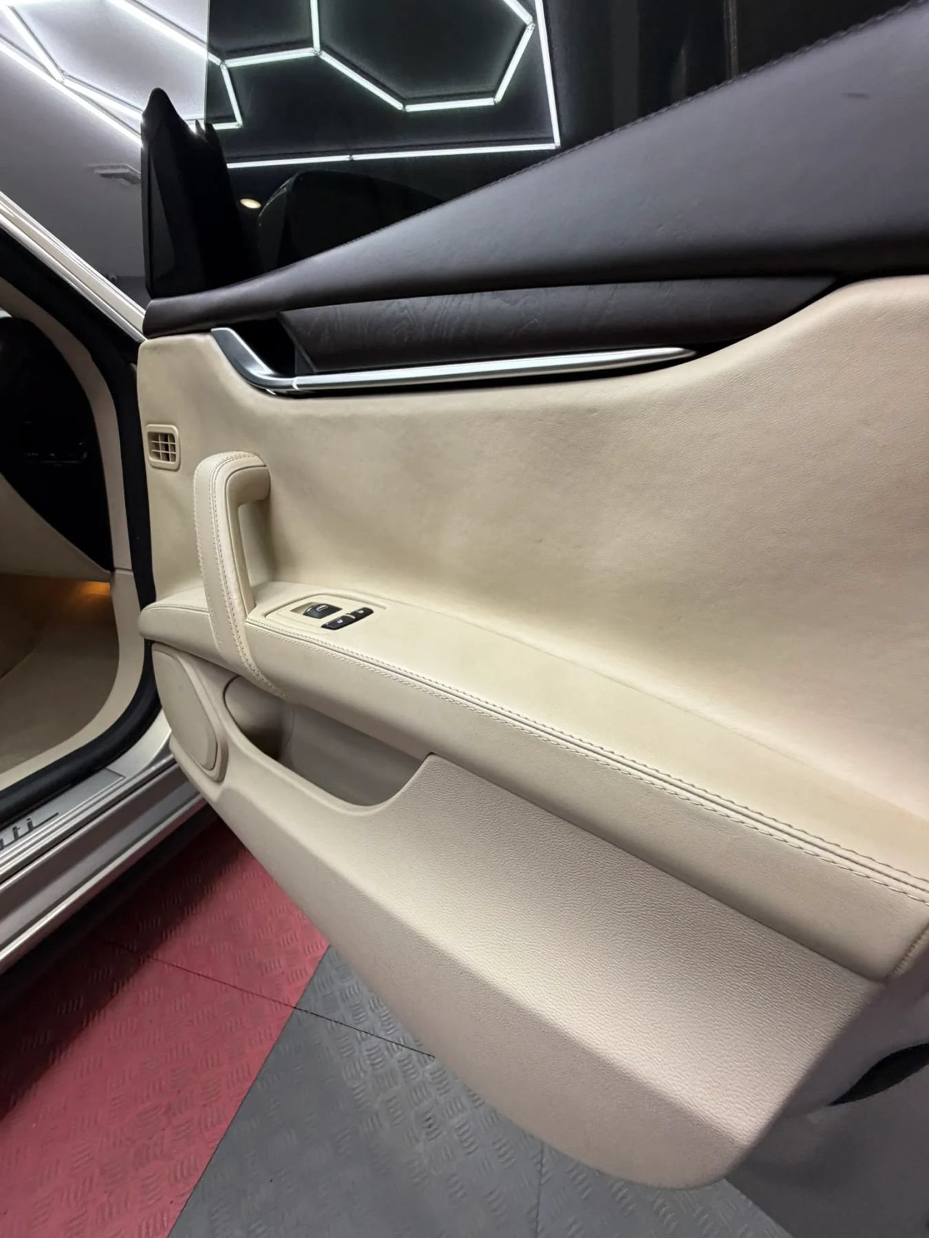 Used 2014 Maserati Ghibli S Q4 AWD/4WD image 33