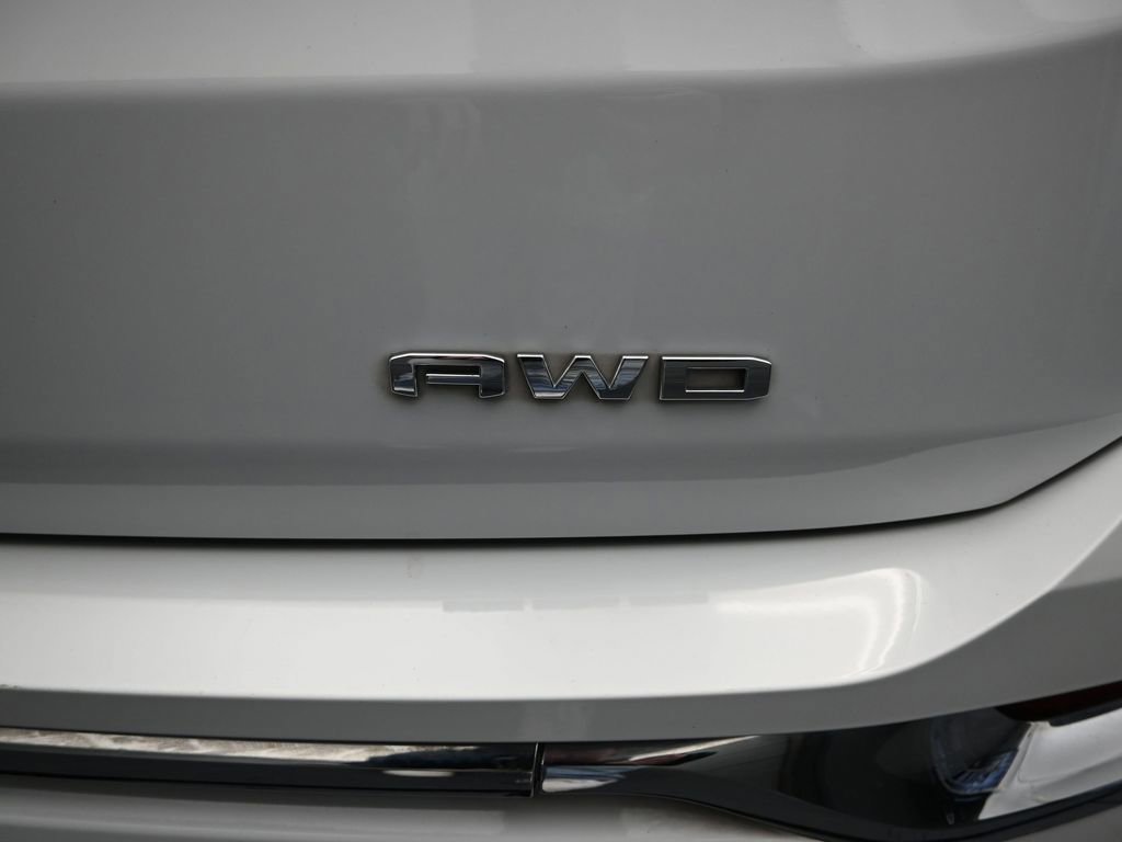 Used 2023 GMC Terrain Denali w/ Denali Premium Package AWD/4WD image 11