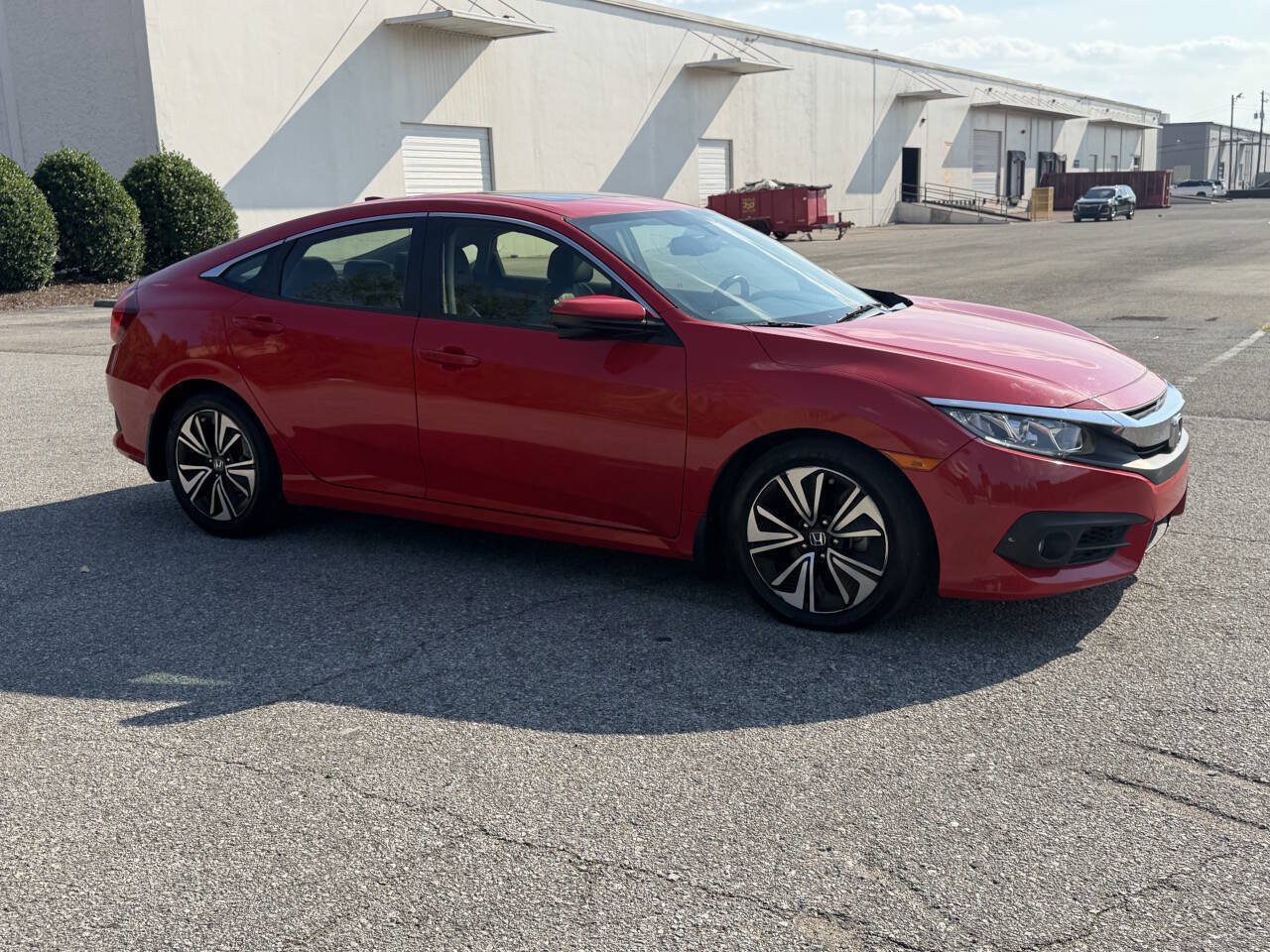 Used 2018 Honda Civic EX-L image 4