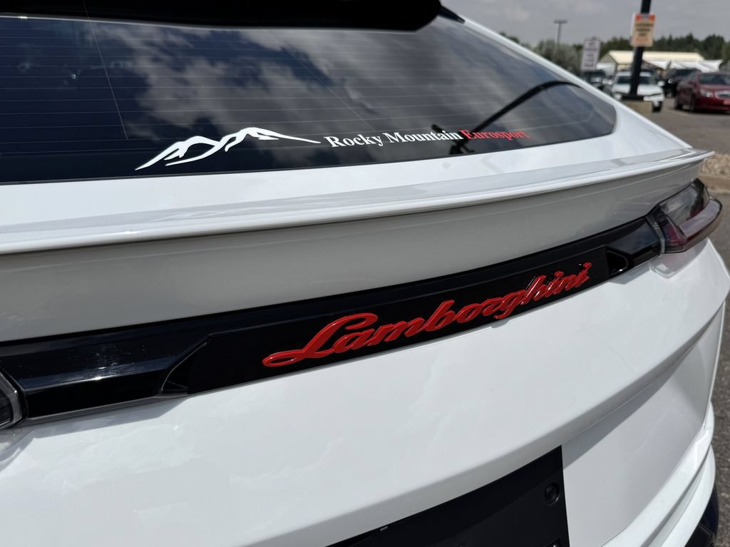 Used 2022 Lamborghini Urus AWD/4WD image 7