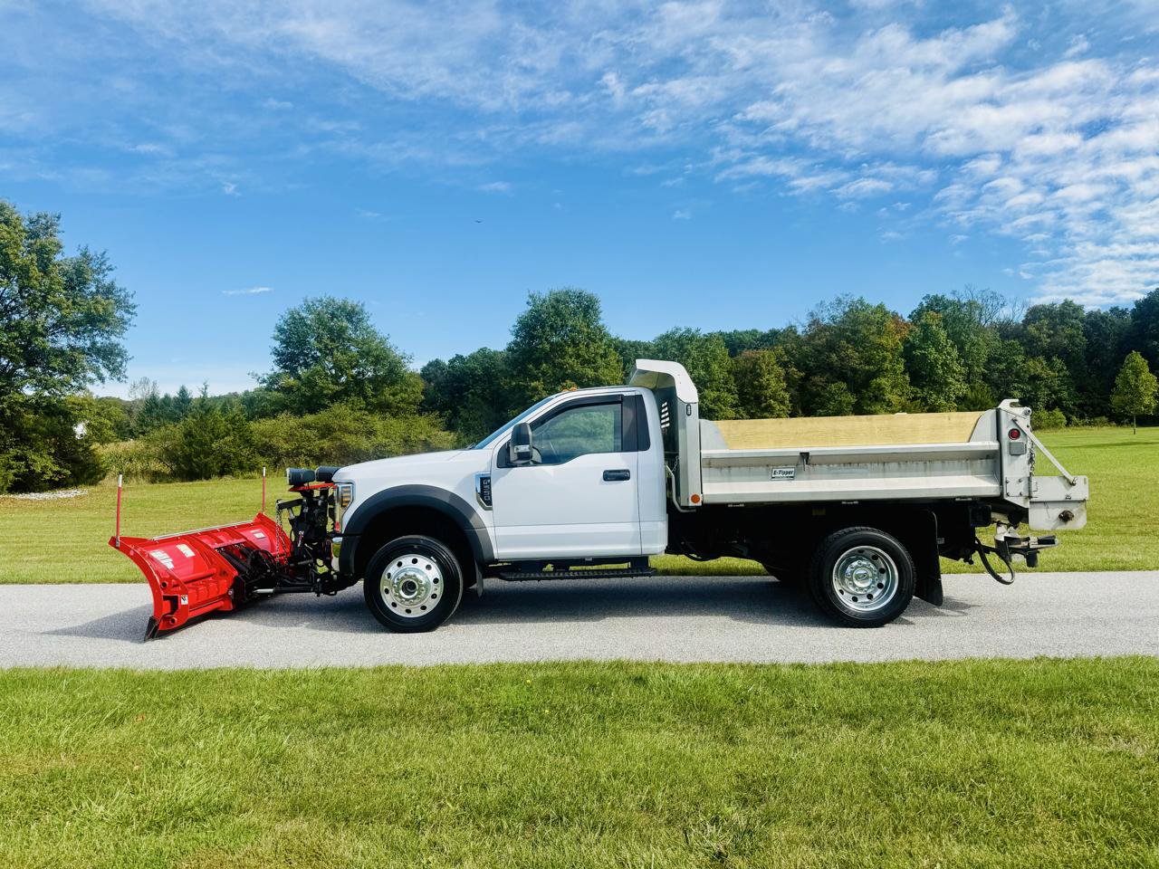 Used 2019 Ford F550 4x4 Regular Cab Super Duty w/ Power Equipment Group image 2