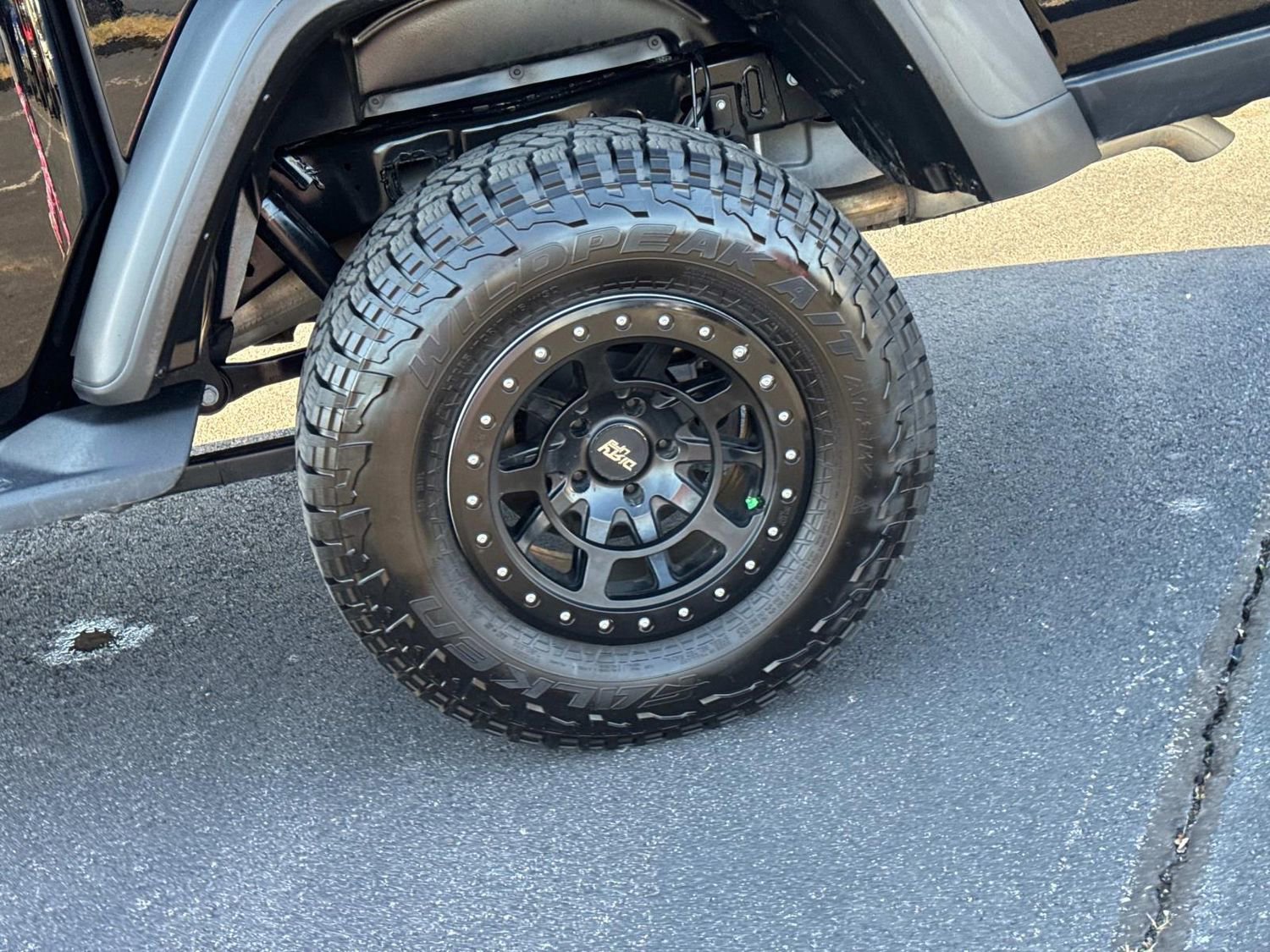 Used 2025 Jeep Gladiator Rubicon w/ Convenience Group image 11