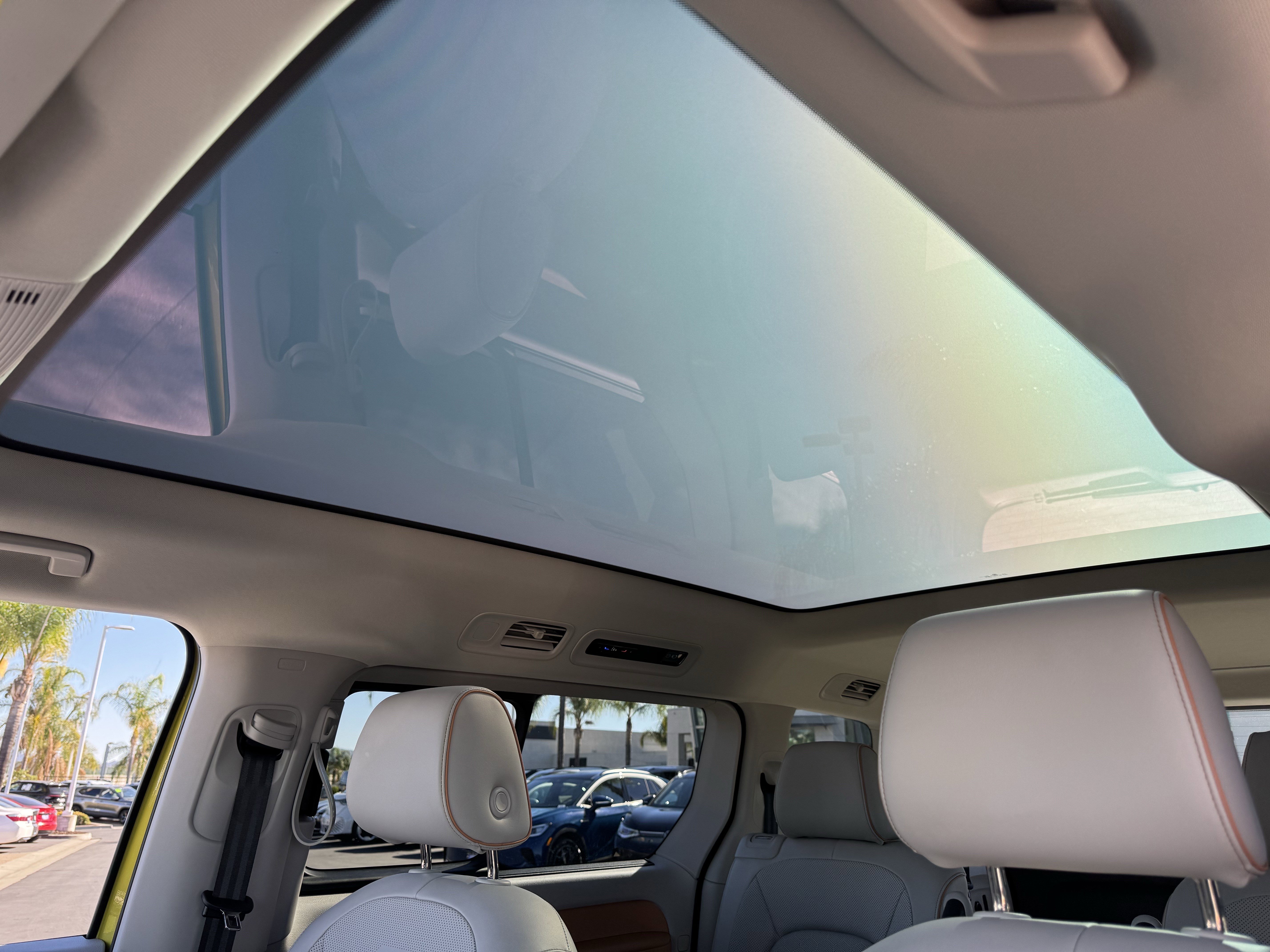 Used 2025 Volkswagen ID. Buzz 1st Edition image 31