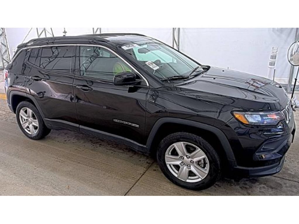 Used 2022 Jeep Compass Latitude AWD/4WD image 3