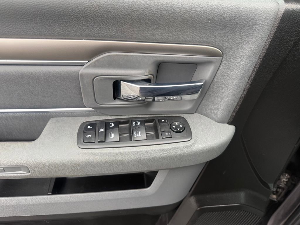 Used 2019 RAM 1500 Classic SLT image 21